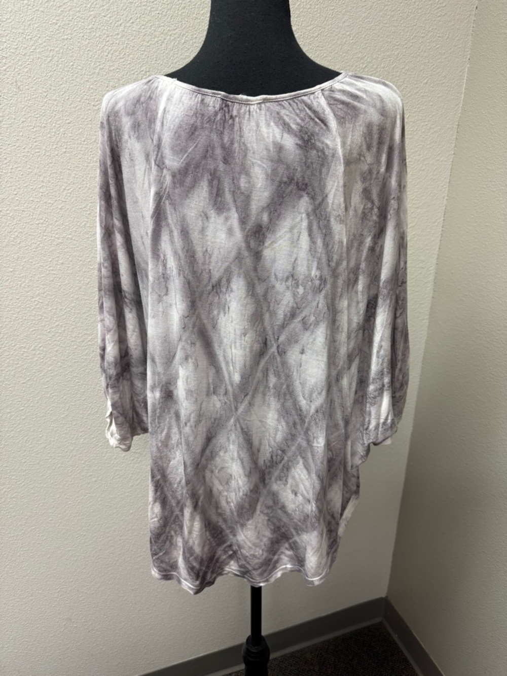 Gianni Bini Gray Tie Dye Top Medium Boho Soft Modal Long Sleeve Flowy Chic - Picture 5 of 10